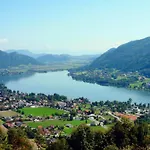 Weg Haus Kmb Seeappartement Am Ossiacher See, Hallenbad, Skiarena Gerlitzen Appartement Tschoran