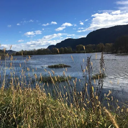 Weg Haus Kmb Seeappartement Am Ossiacher See, Hallenbad, Skiarena Gerlitzen Tschoran