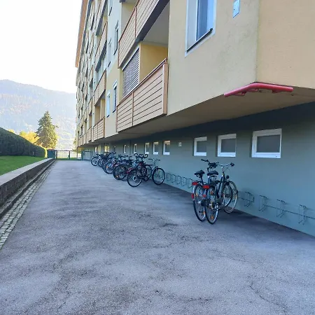 Weg Haus Kmb Seeappartement Am Ossiacher See, Hallenbad, Skiarena Gerlitzen Tschoran