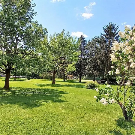 Weg Haus Kmb Seeappartement Am Ossiacher See, Hallenbad, Skiarena Gerlitzen شقة