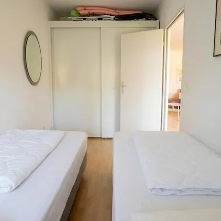Weg Haus Kmb Seeappartement Am Ossiacher See, Hallenbad, Skiarena Gerlitzen Tschoran