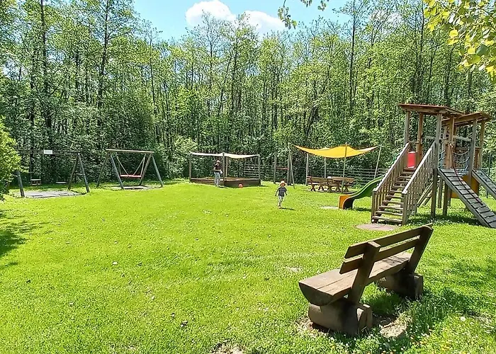 Weg Haus Kmb Seeappartement Am Ossiacher See, Hallenbad, Skiarena Gerlitzen