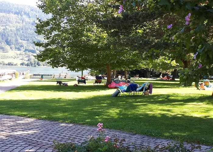 Weg Haus Kmb Seeappartement Am Ossiacher See, Hallenbad, Skiarena Gerlitzen Tschoran