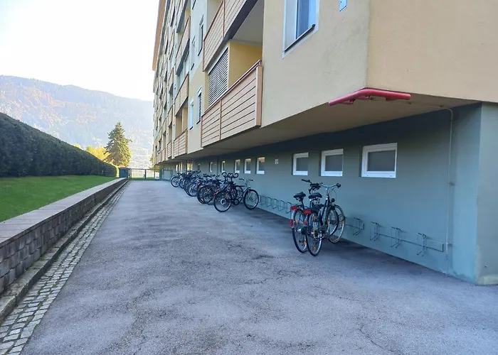 Weg Haus Kmb Seeappartement Am Ossiacher See, Hallenbad, Skiarena Gerlitzen Tschoran